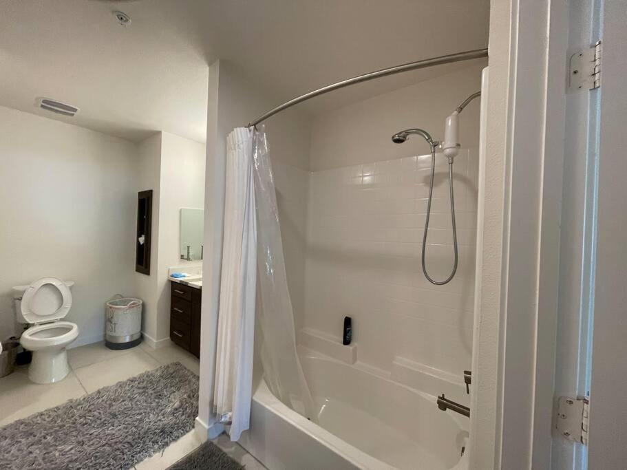Luxurious Apartment Bardeen New Port Beach 1 Bedroom Irvine Exteriör bild