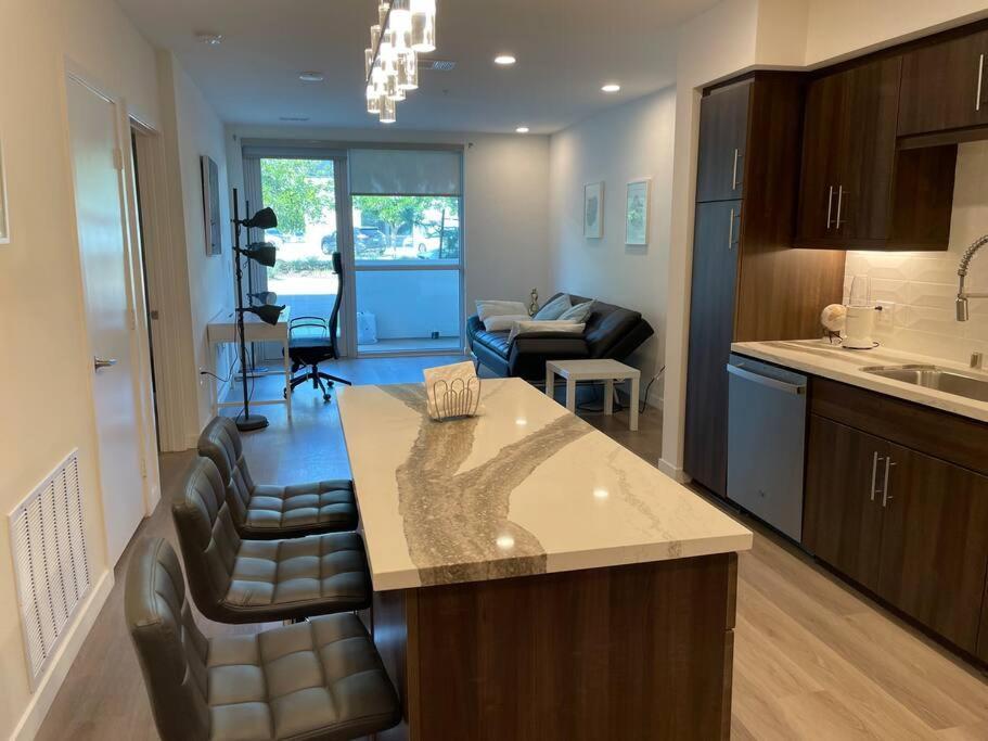 Luxurious Apartment Bardeen New Port Beach 1 Bedroom Irvine Exteriör bild